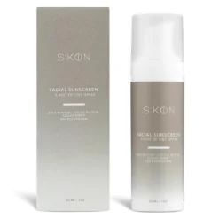 A Tint Of Tint SPF30 3 i 1 produkt Farvet Dagcreme