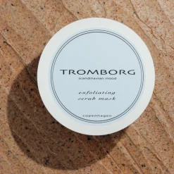 Exfoliating Scrub Mask