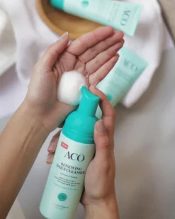 Pure Glow Renewing Daily Cleanser