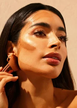 Tantour & Applicator Brush