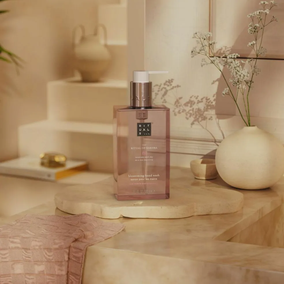 The Ritual of Sakura Hand Wash