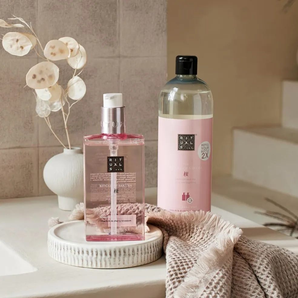 The Ritual of Sakura Hand Wash
