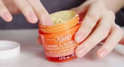 Turmeric & Cranberry Seed Energizing Radiance Mask